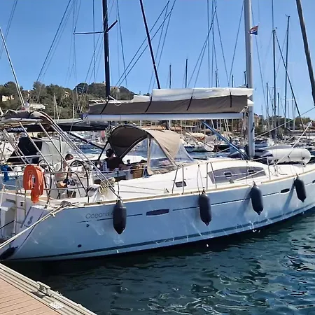 Location Insolite Voilier à Quai Saint-Mandrier-sur-Mer